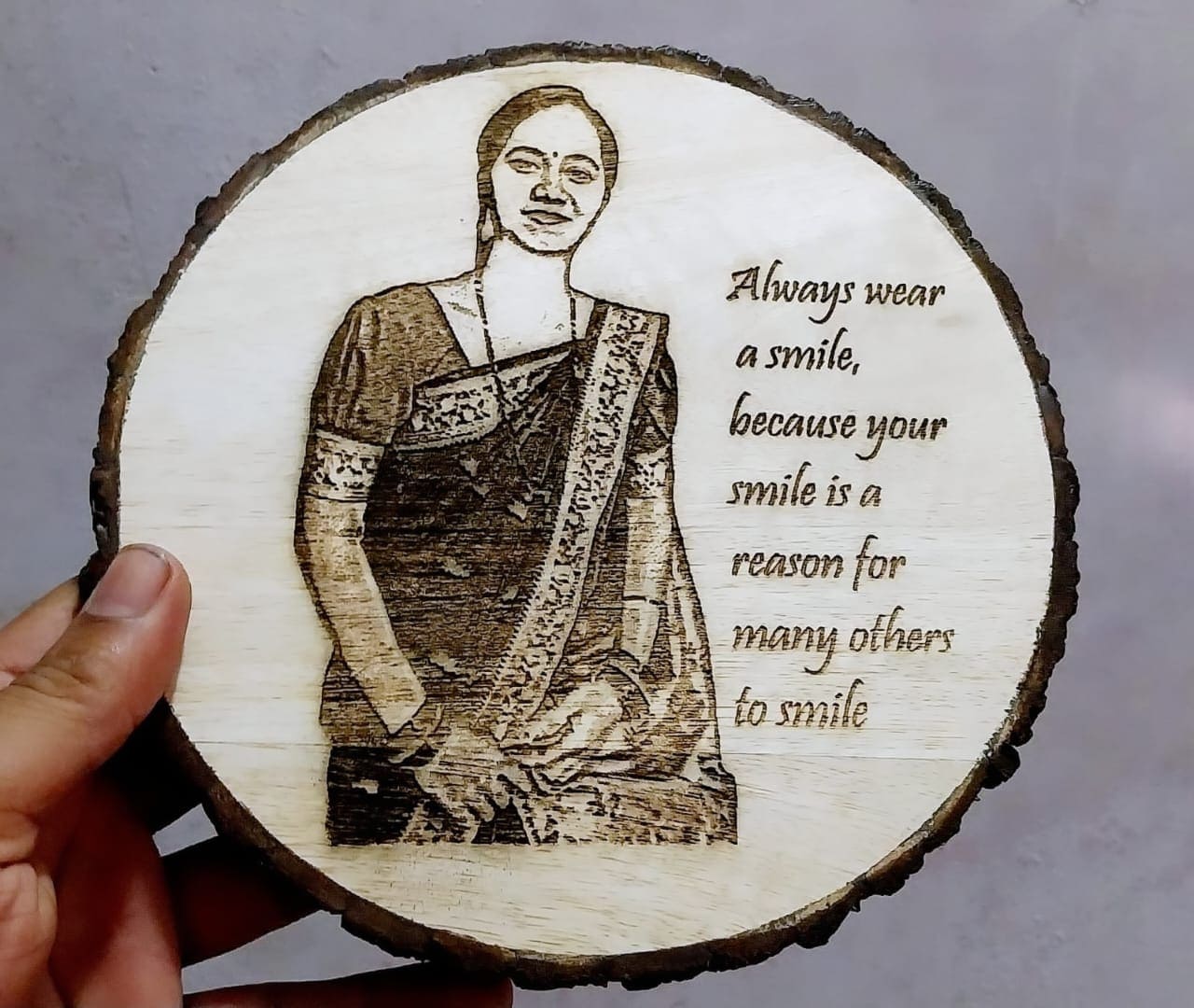 Customize Roud Wood With Photo And Text